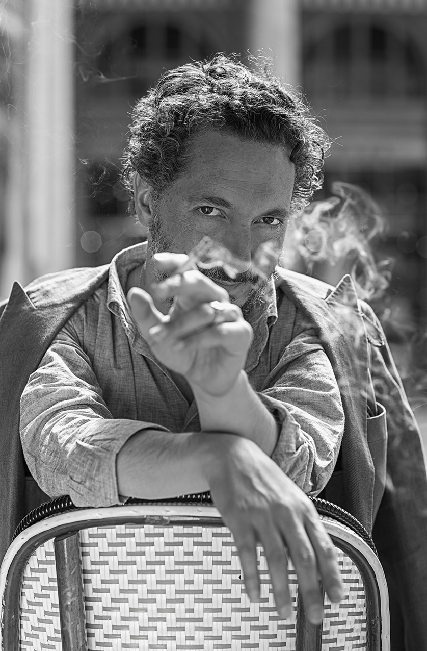 Guillaume Gallienne, portrait en noir et blanc